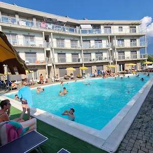 Alessandra Supervacanza - , Domaso Włochy